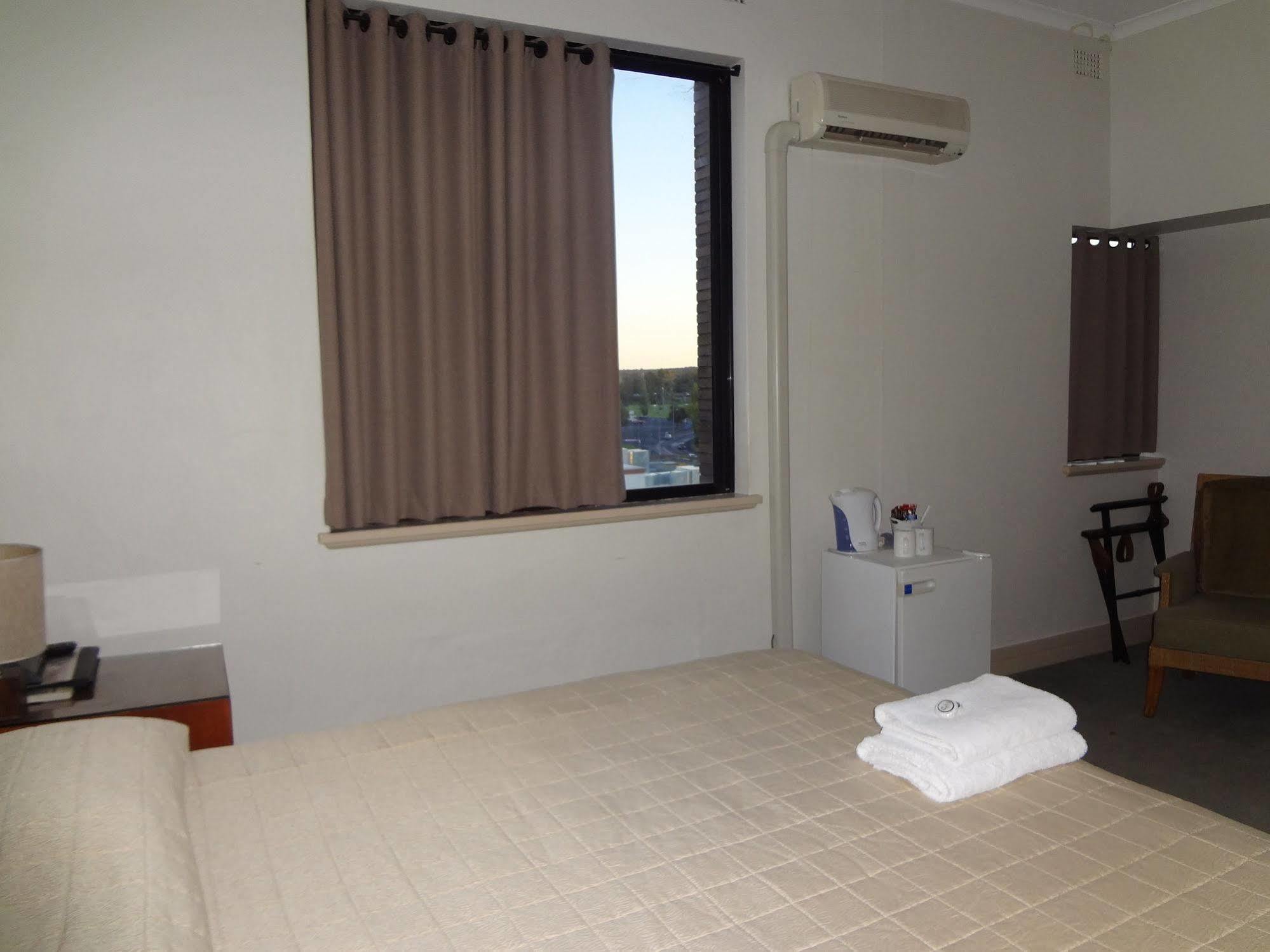 Amaroo Hotel Dubbo Esterno foto
